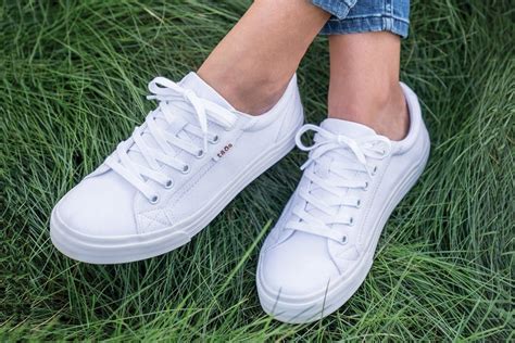 women's white sneakers arch support.